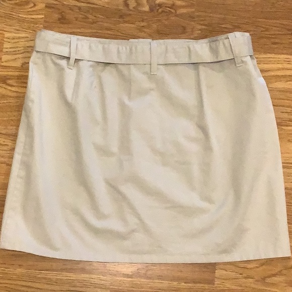 COTTON MINI SKIRT TAN Buttons & Pockets Size 12 by Newport News Like New! - Picture 2 of 3
